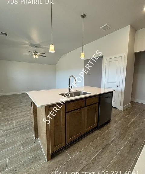 708 Prairie Ln — Photo 14