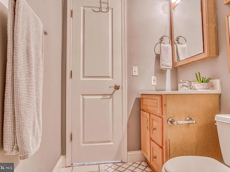 2415 Fleet St — Photo 15
