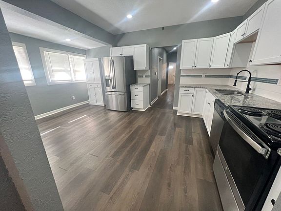 2nd image of 4119 Oak St Unit A