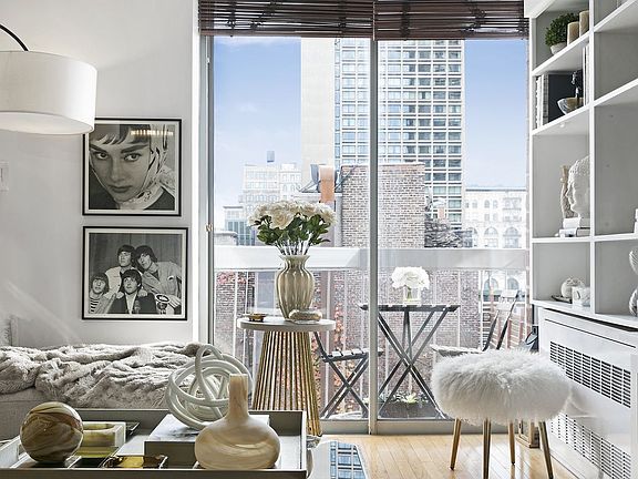 4th image of 184 Thompson St APT 6C