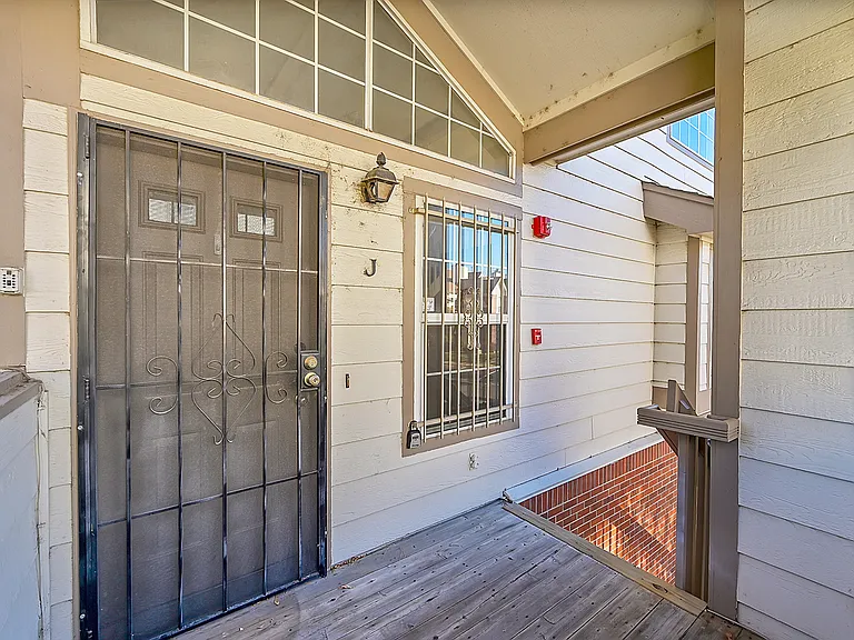 3026 W Prentice Ave #J — Photo 5