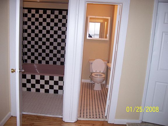 3rd image of 2515 N Clybourn Ave APT 2F
