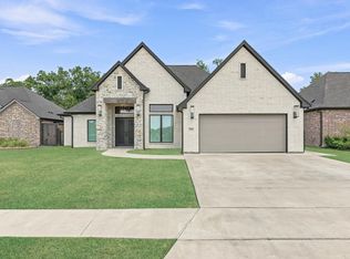 533 Harbor Ln, Port Neches, TX 77651