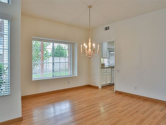 5th image of 6833 Dove Ct