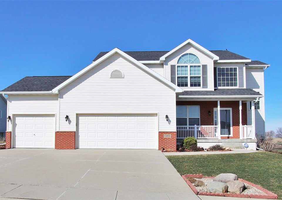 1st image of 5301 Applewood Ln