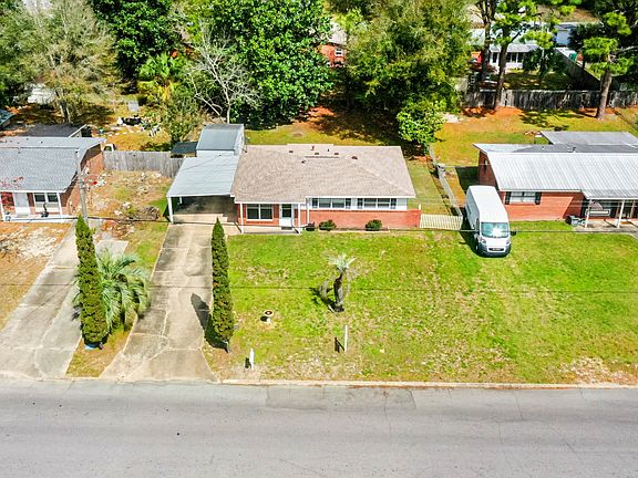 3rd image of 210 Spencer Dr