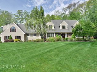 3 Deerhorn Trl, Upper Saddle River, NJ 07458