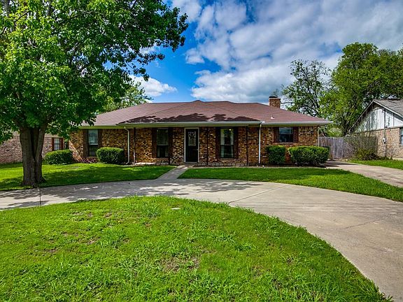 2nd image of 302 Creekside Dr