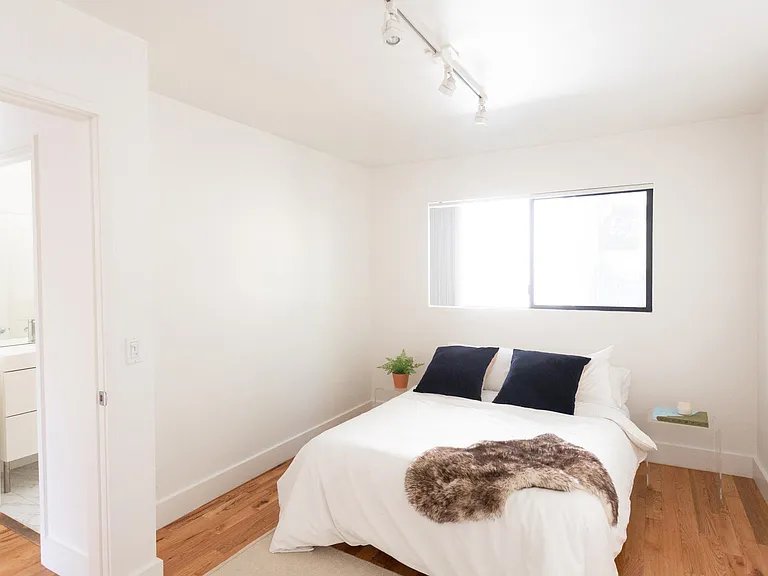 208 S Avenue 58 #3 — Photo 18
