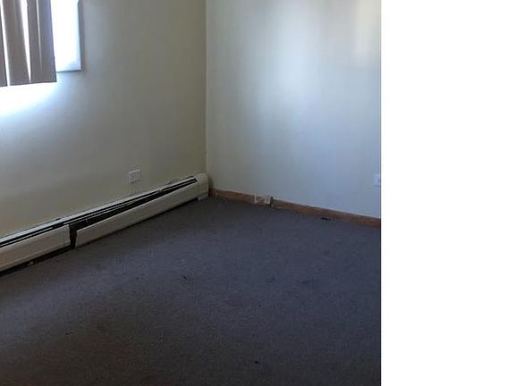 2nd image of 4202 Lindenwood Dr APT 1B