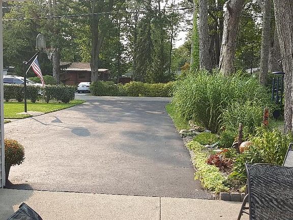 5th image of 6939 Putnam Dr