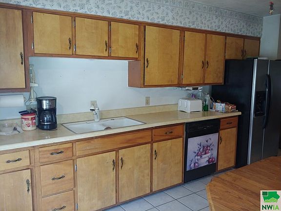4th image of 2717 S Cypress St