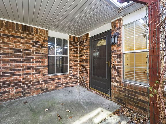 4th image of 716/718 N Daisy Ln