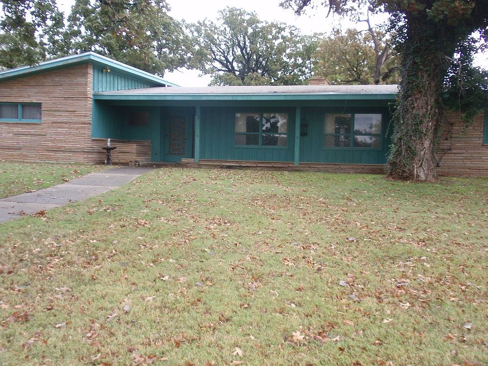 Front yard & Porch