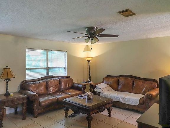 2nd image of 6122 Woodcock Ln