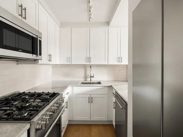 555 Main St #806, New York, NY 10044