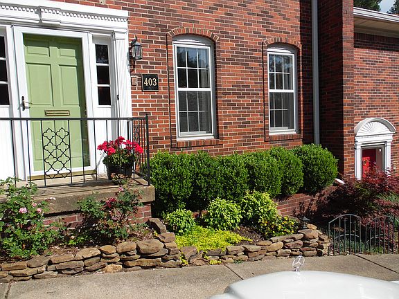 2nd image of 403 Cambridge Place Dr