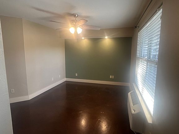 4th image of 806 W Tahlequah St APT B