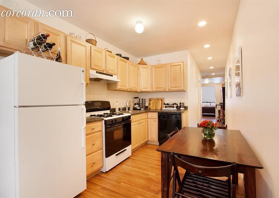2nd image of 595 President St APT 3R