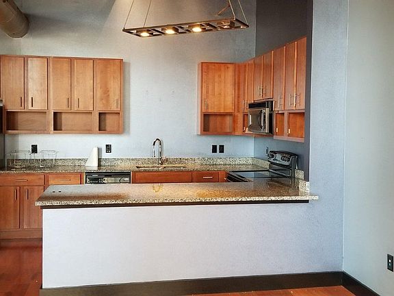3rd image of 1114 Lucas Ave Unit 318