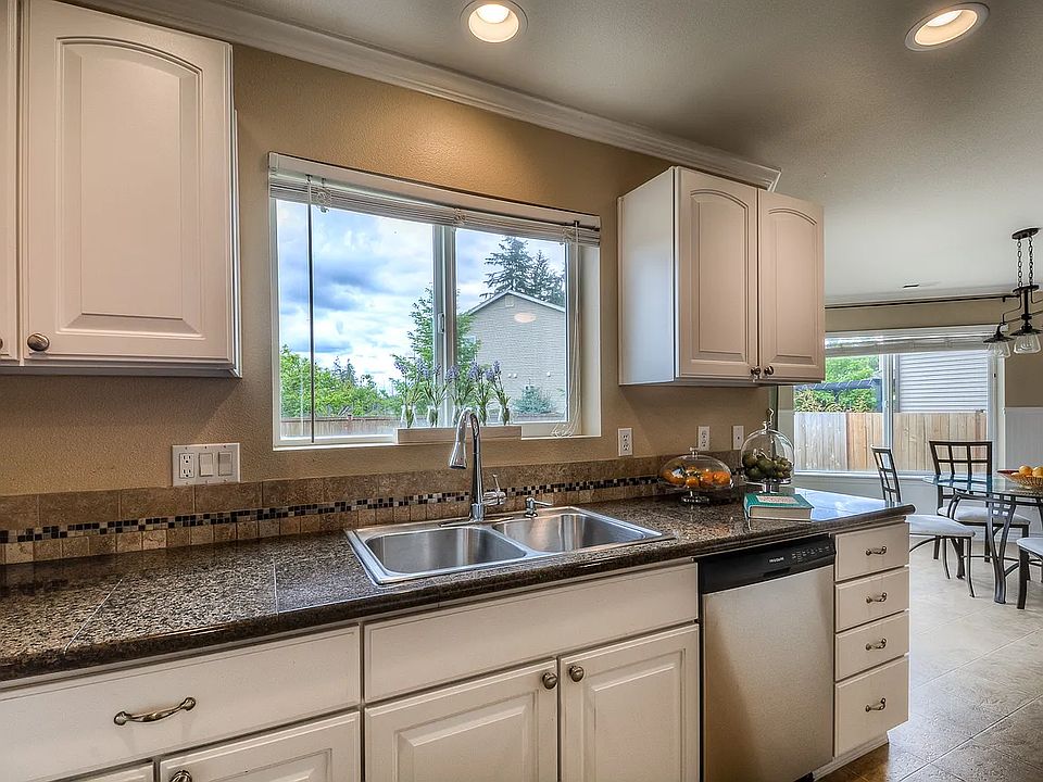 2nd image of 3632 152nd St SE