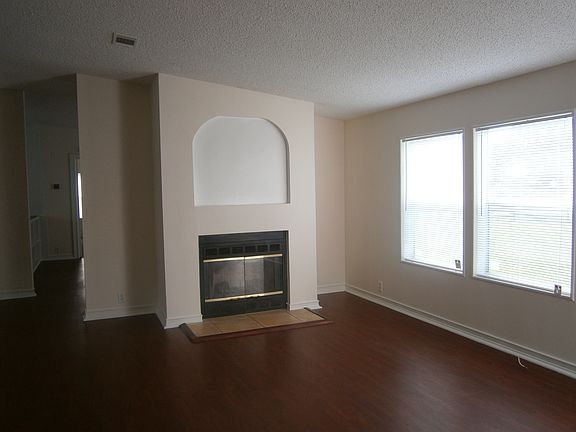 Living room with Fireplace