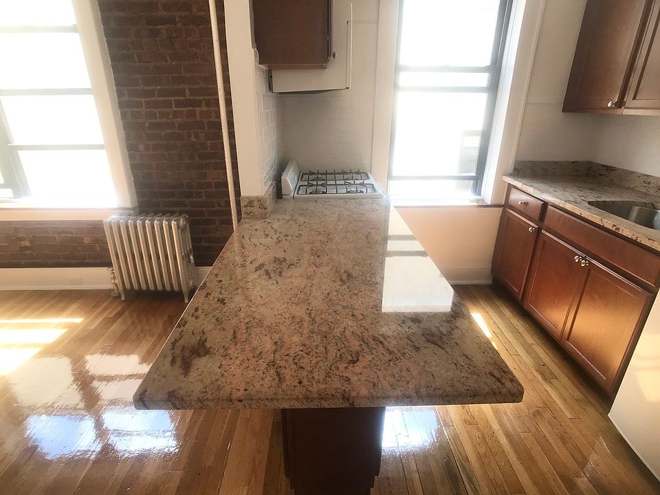 1st image of 21-54 Crescent St APT C3