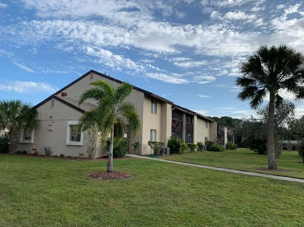 2701 Hidden Lake Dr N, Sarasota, FL 34237