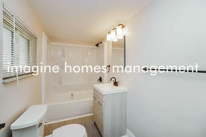 2828 Pine St — Photo 12