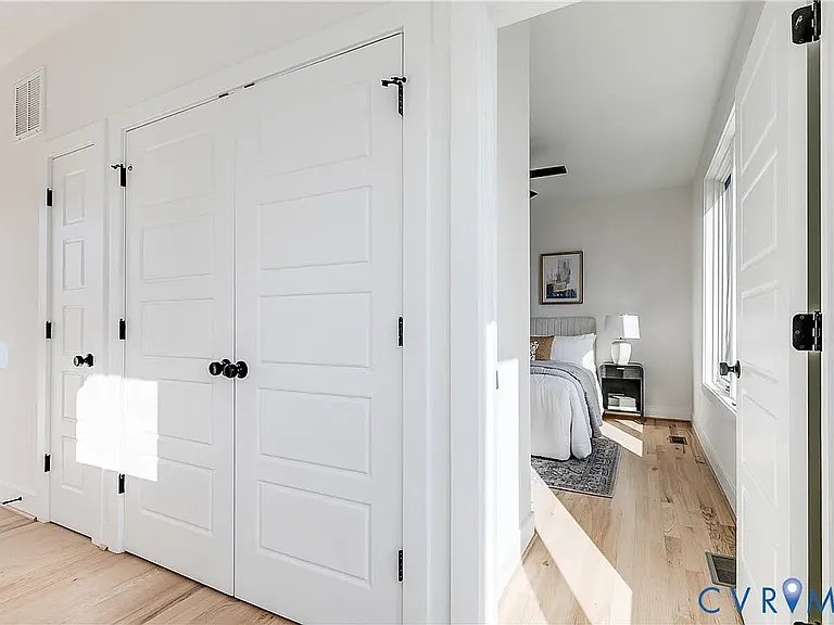 220 N 20th St #1 — Photo 16