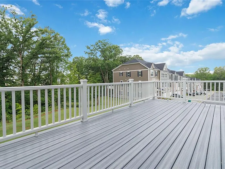 856 Woods Chapel Rd — Photo 30