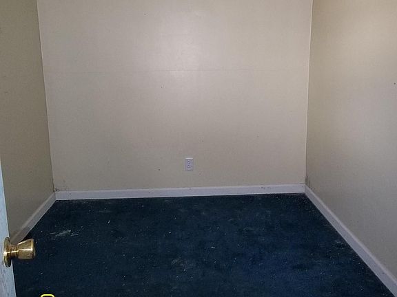 4th image of 126 W Edgewood St