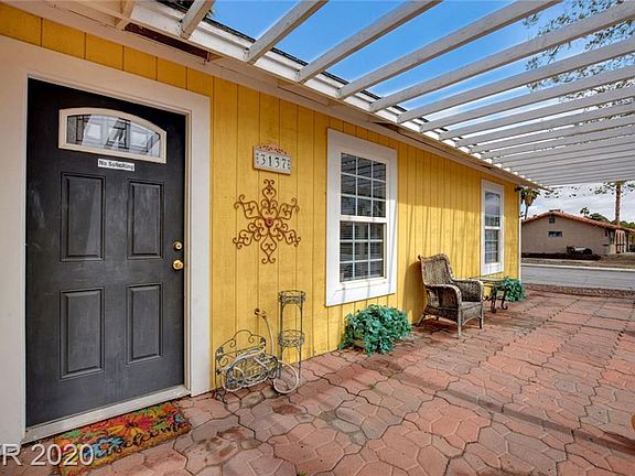 4th image of 3137 La Mesa Dr