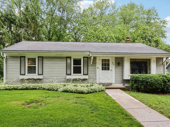 605 Norwood COURT, Waukesha, WI 53188