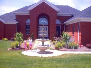 125 Windsor Dr, Troy, IL 62294