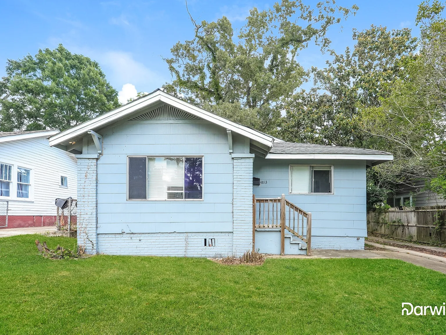 3 bed, 1.0 bath, 1850 sqft, $1,075 — Photo 1