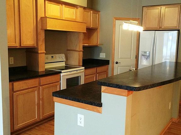 3rd image of 11765 Vermillion St NE Unit H