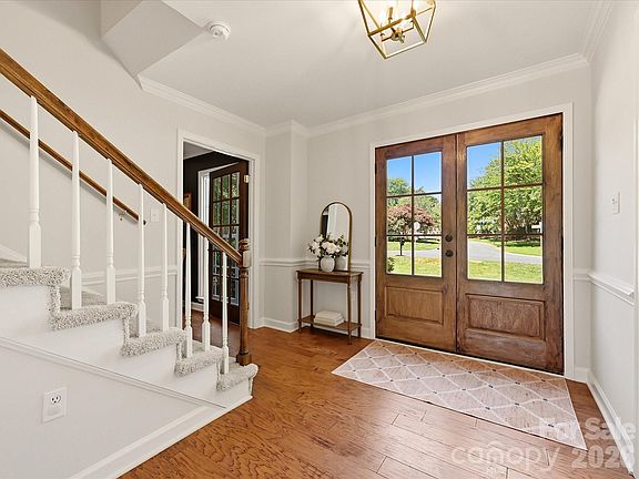 5th image of 4638 Deanscroft Dr