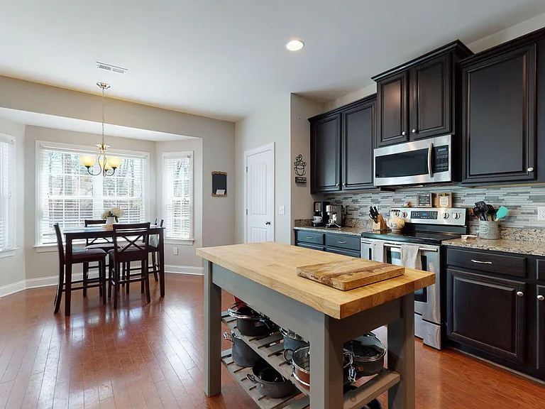 505 Pinehurst Cir — Photo 31