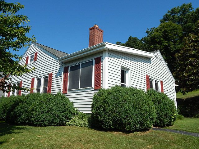1st image of 924 W Stuart Dr