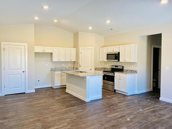 4th image of 1420 N Azena St