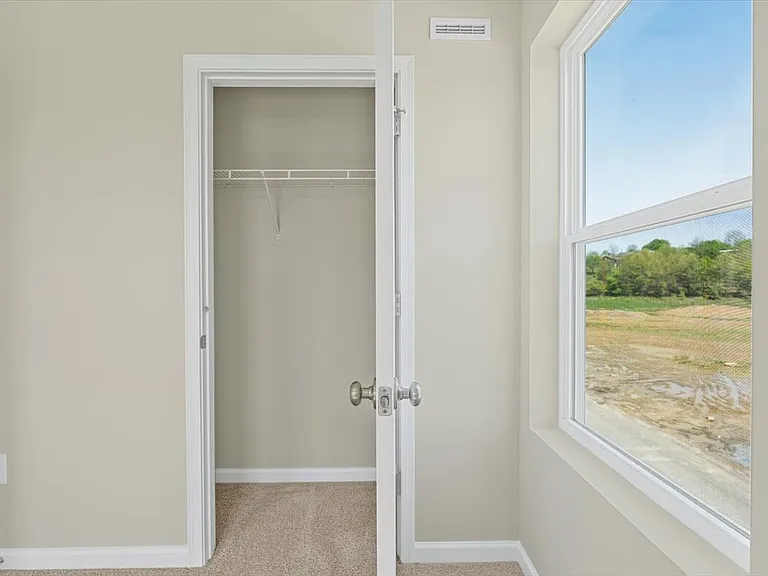 311 Alliance Dr — Photo 22