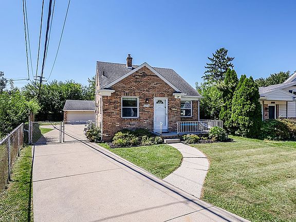 3rd image of 3278 Escott Ave