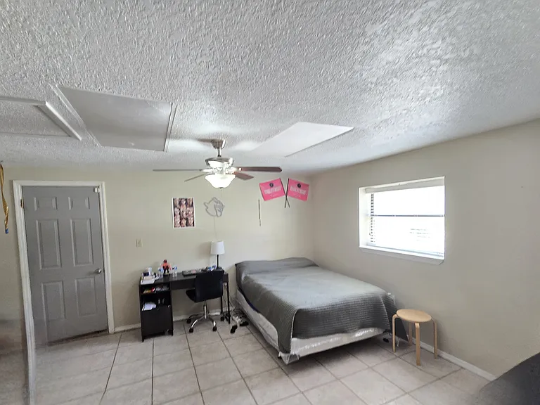 Sussex Dr — Photo 9