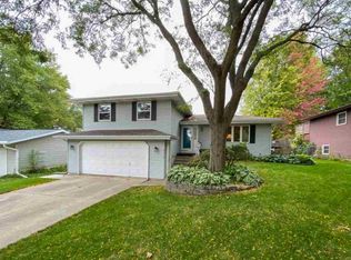 4910 Violet Ln, Madison, WI 53714