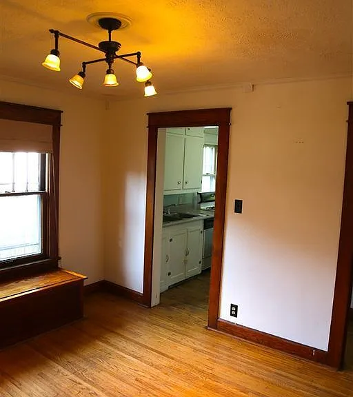 1435 N Kinser Pike — Photo 3
