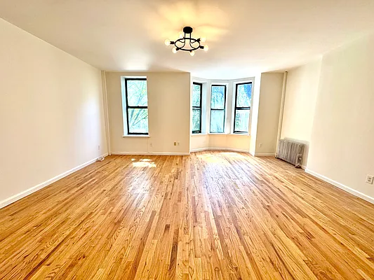 Living room, photo 2