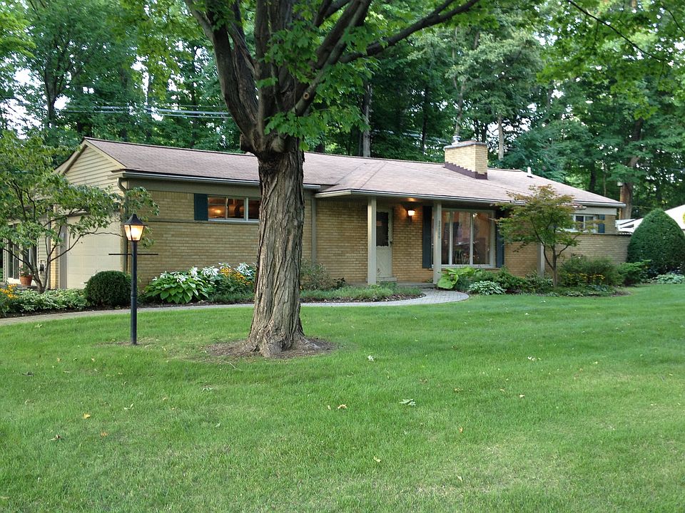 1st image of 28506 Green Willow St