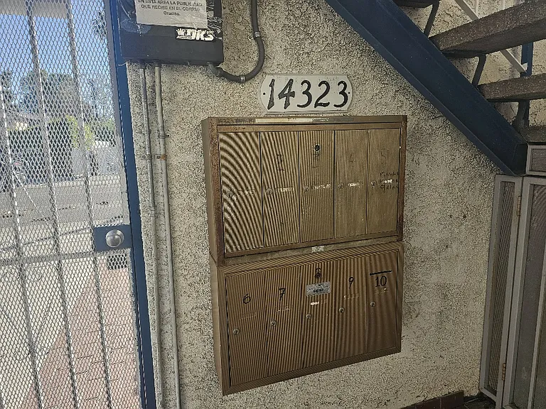 14323 Haynes St #7 — Photo 4