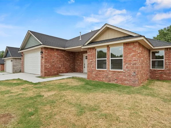204 E Abbot Ln, Mustang, OK 73064